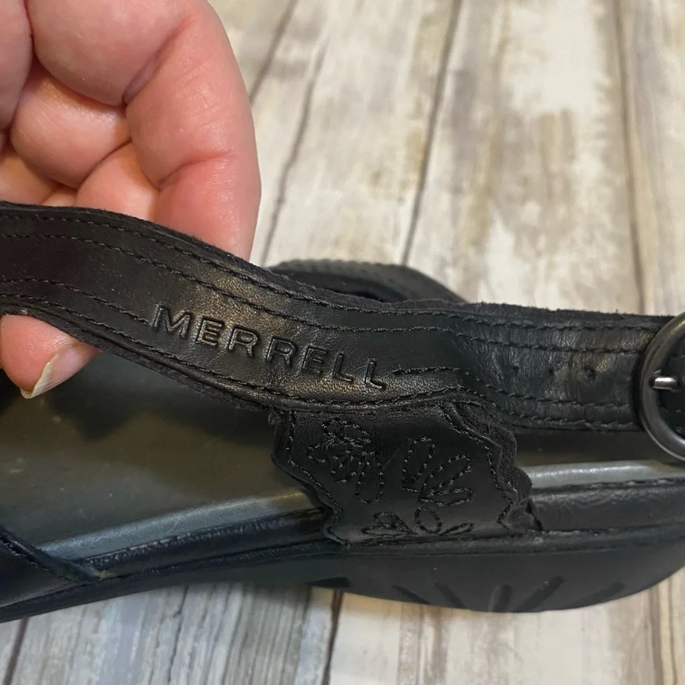 Merrell Women's Black Strappy Sandals Sz 11
